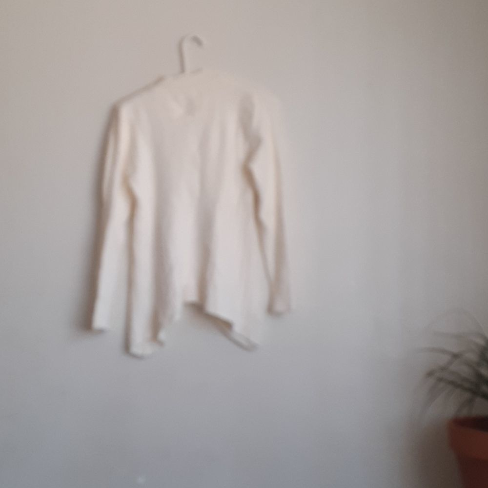 A JON AND ANNA SWEATER sizeM color beige